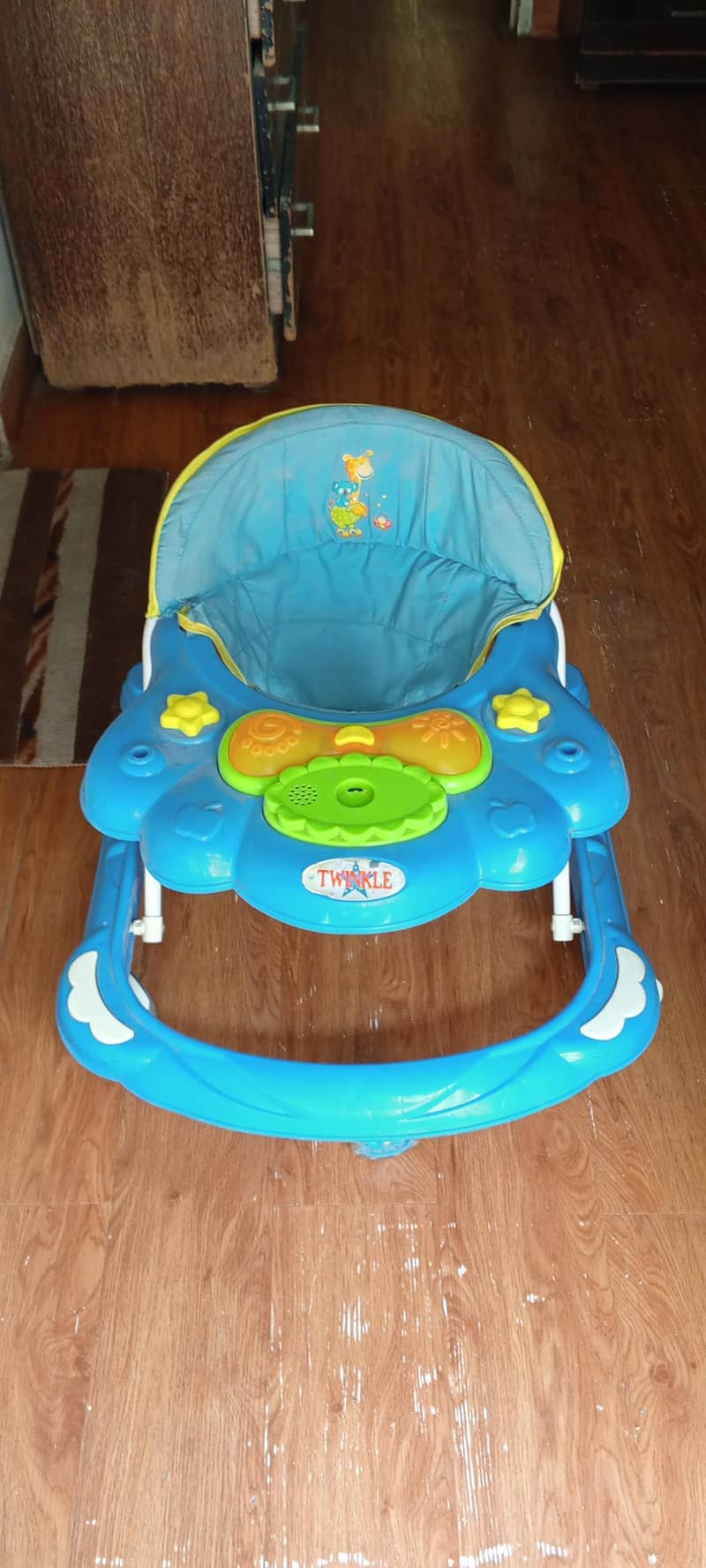 walker in good condition 5