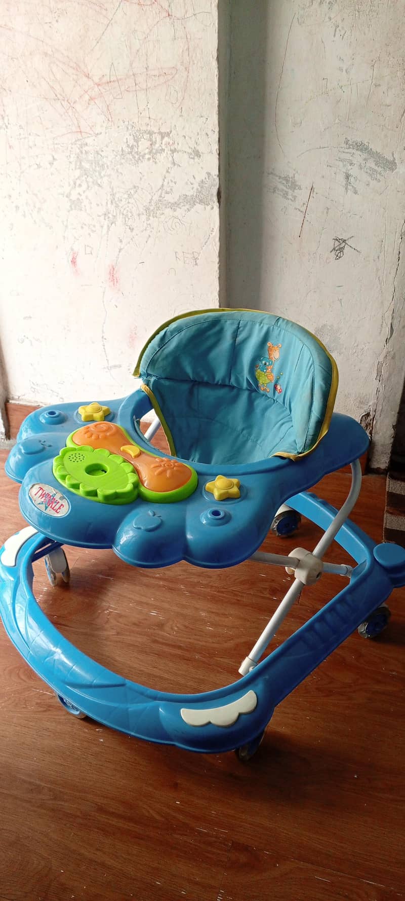 walker in good condition 6