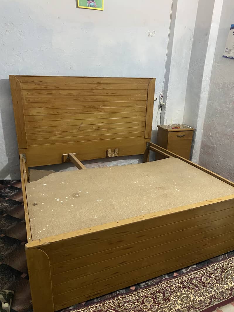Bed and dressing table 2