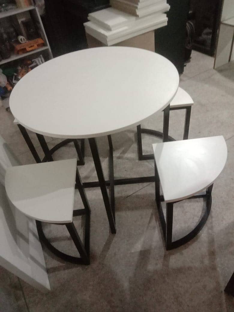 Smart Dining Table 6