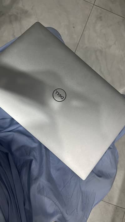 Dell Precession 5530 Core i7 8th Gen heavy workstation