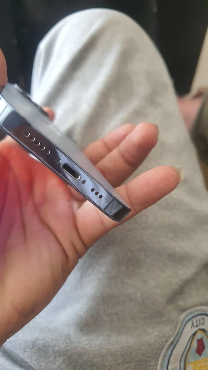 Apple iPhone 13 Pro 1