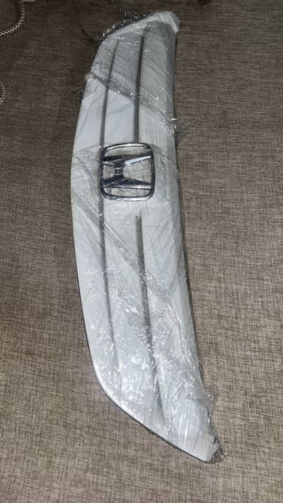 Honda Civic 2001 to 2004 front grill for sale in 10/10 condition