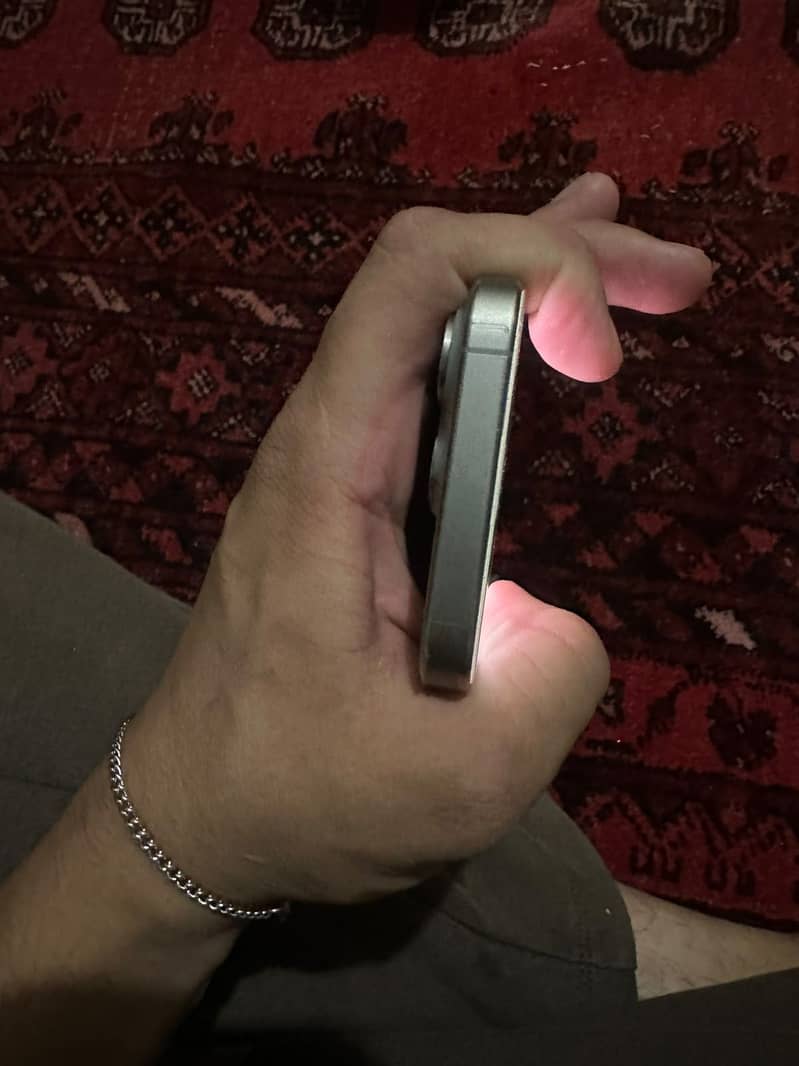 Apple iPhone 15 Pro 6
