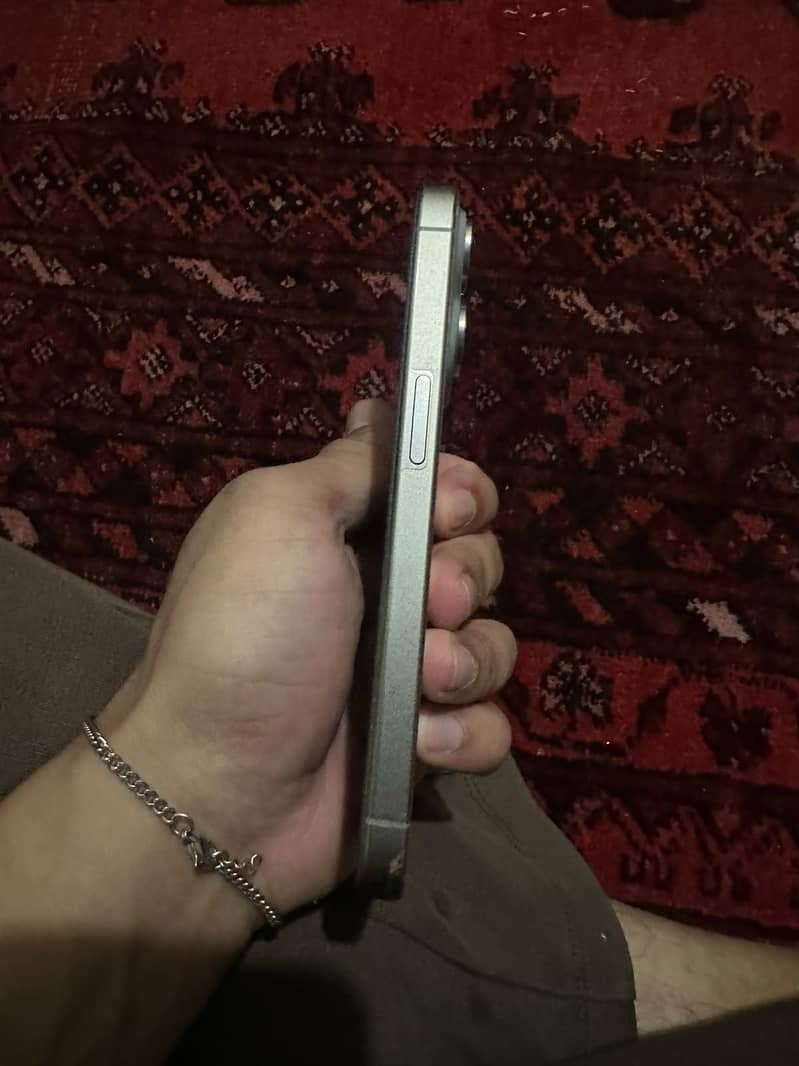 Apple iPhone 15 Pro 8