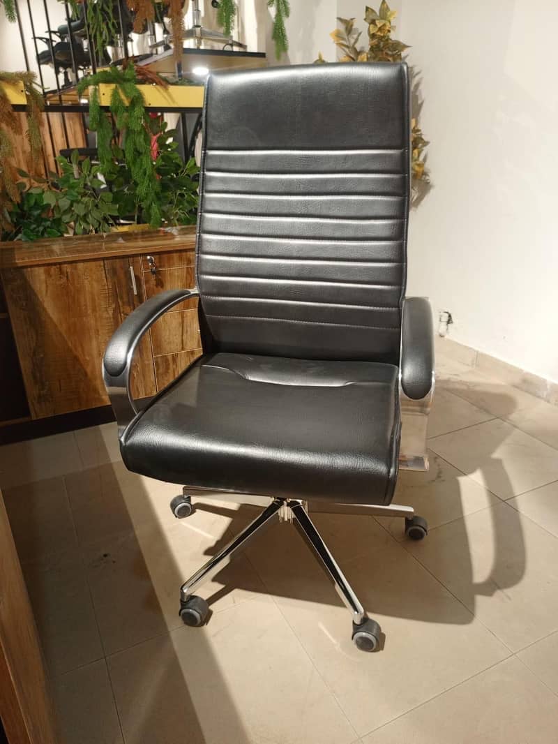 Executive Chair 6