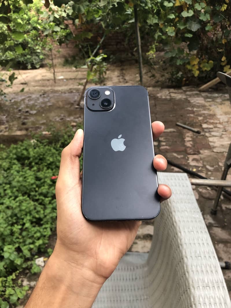 Apple iPhone 13 0
