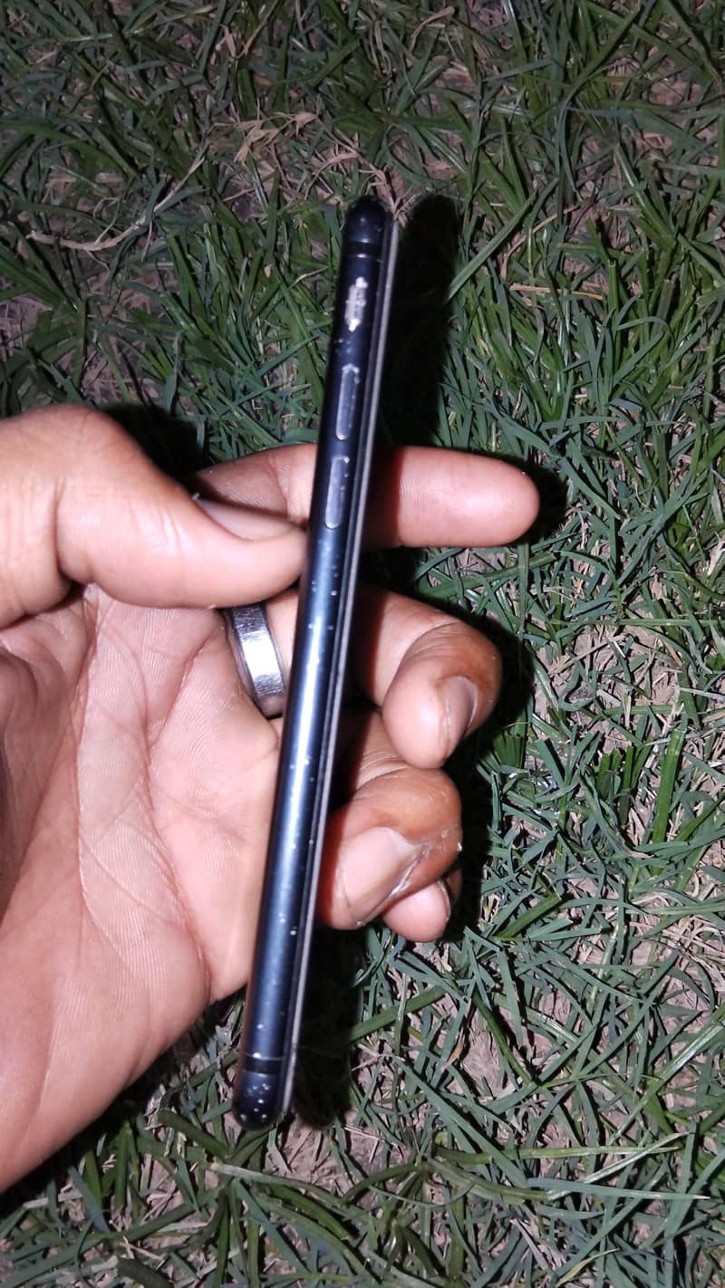 Apple iPhone 7 0
