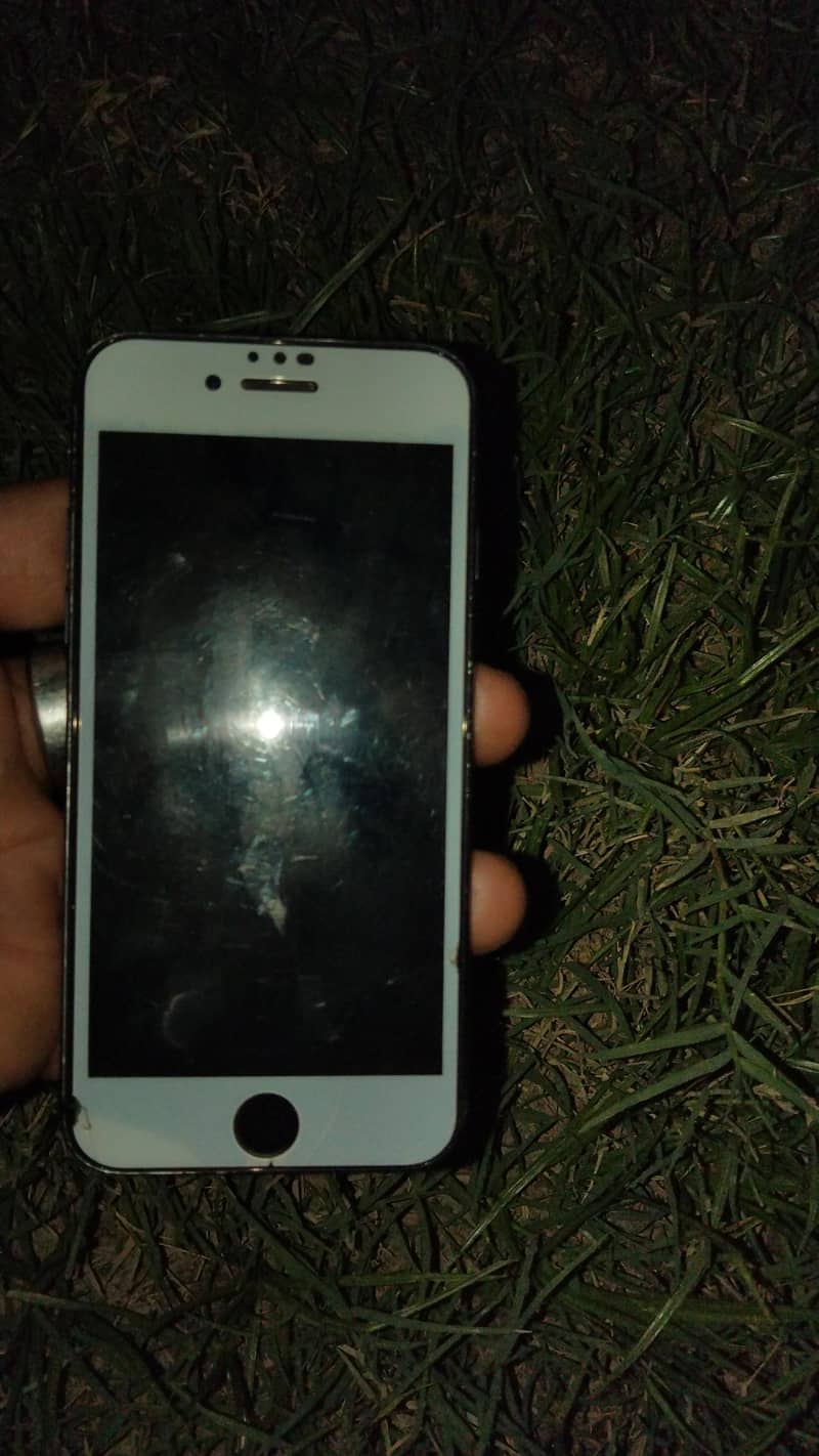 Apple iPhone 7 1