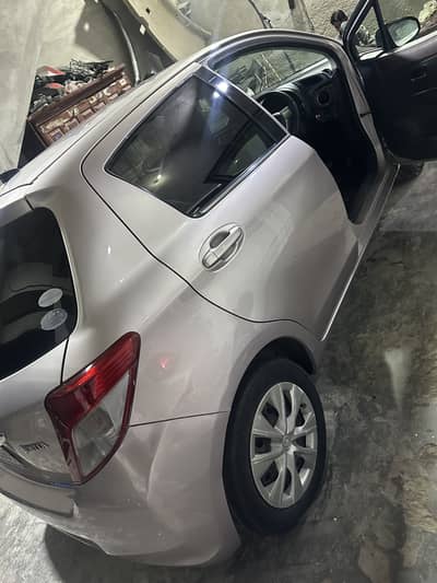 Toyota Vitz 2011