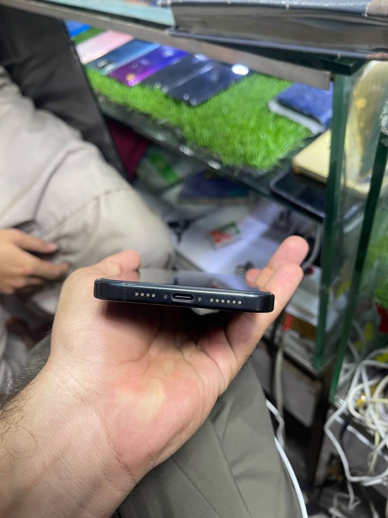 Apple iPhone 15 plus 3