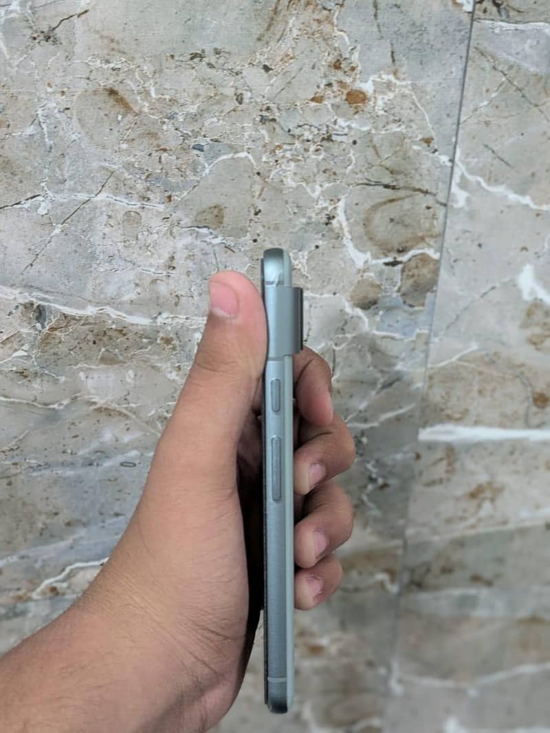 Google Pixel 8 2