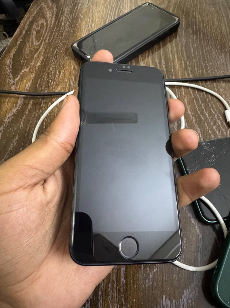 Apple iPhone SE 3