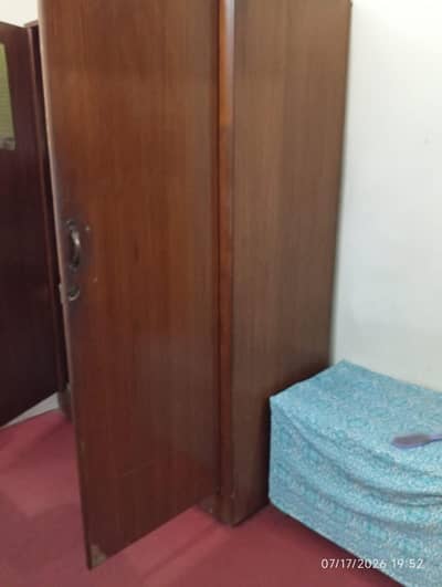 wood  almari
