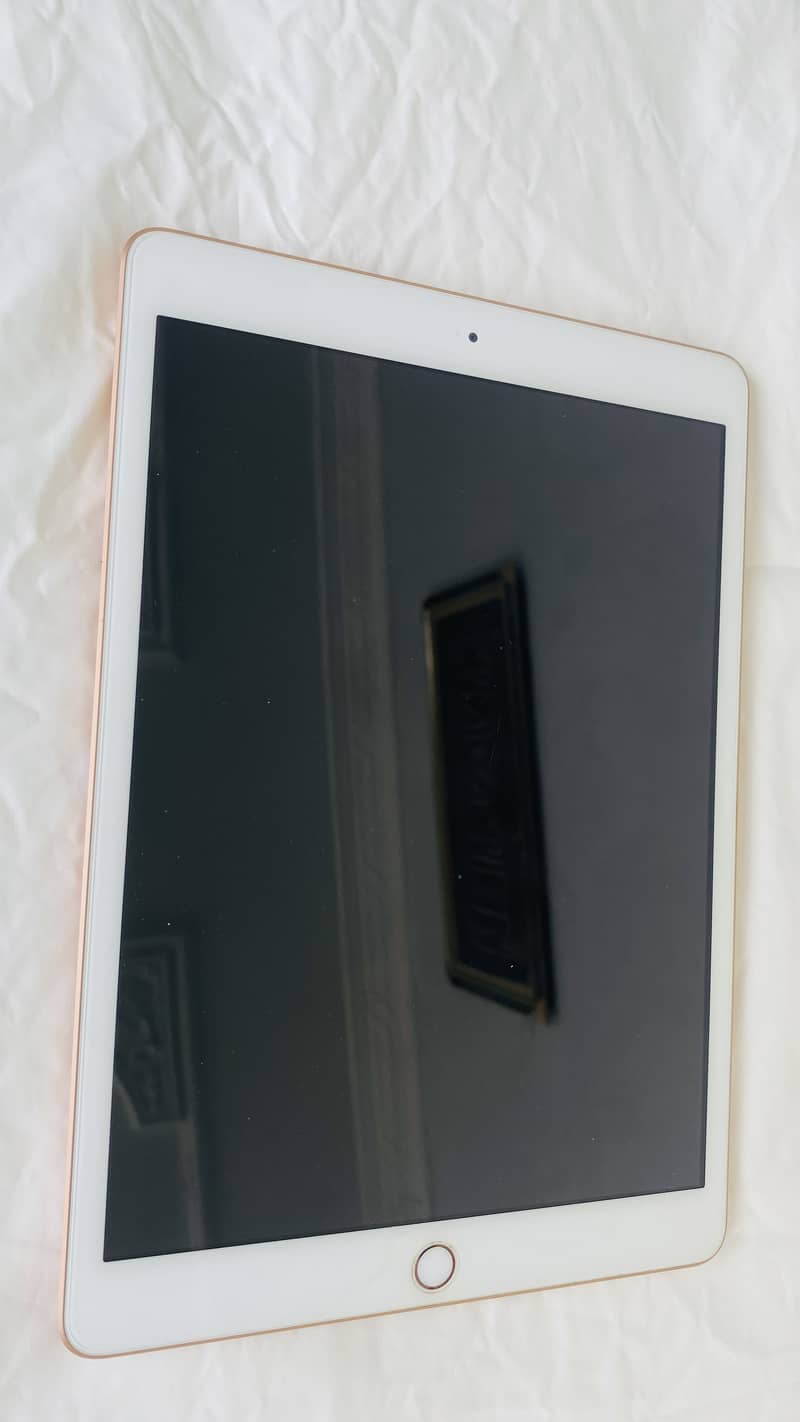 Ipad 8th generation 128gb 2