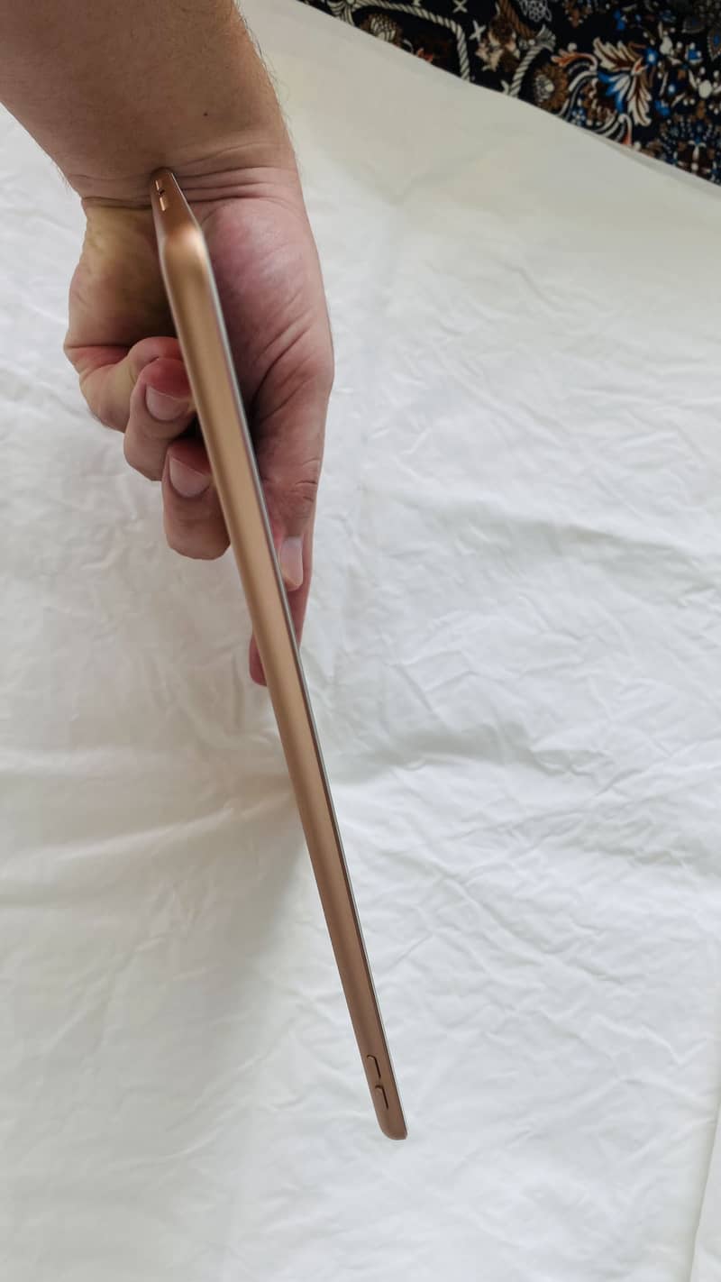 Ipad 8th generation 128gb 3