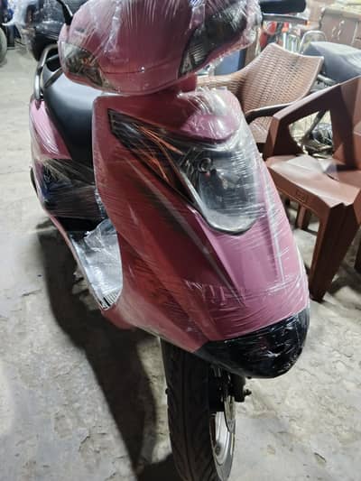 united 100cc fuel scooty available contact at 0300 4142432