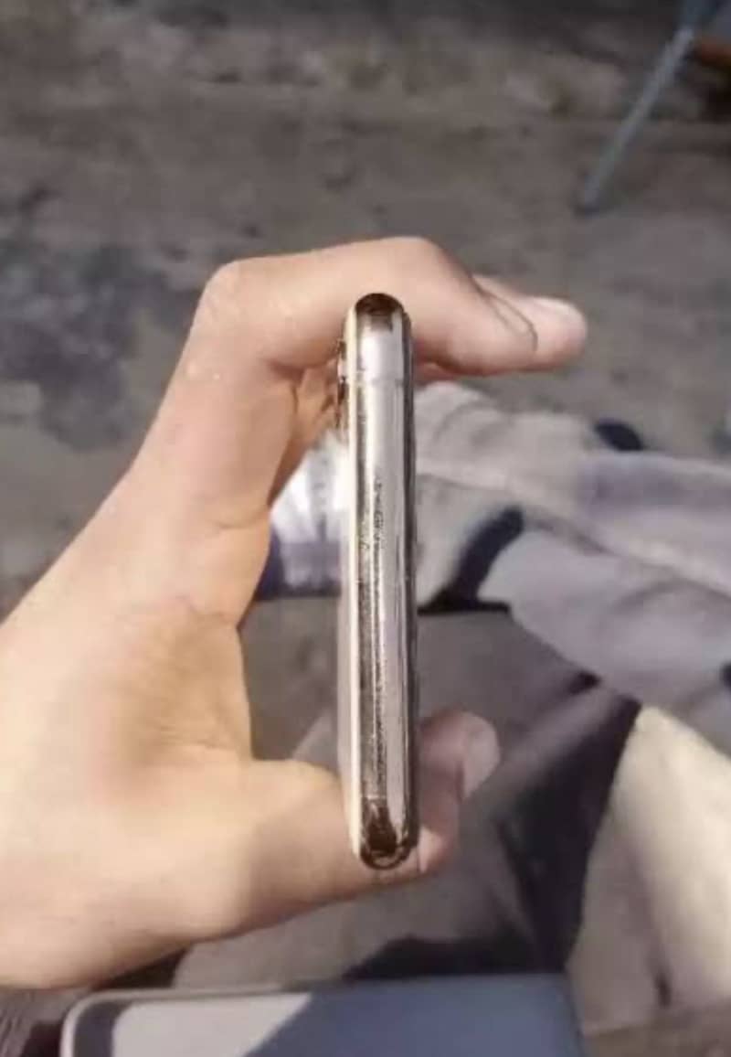 iPhone XS Max 2