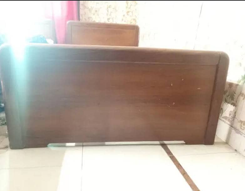 single wodden bed 1