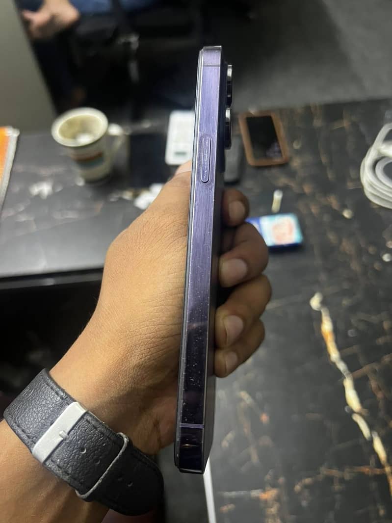 iPhone 14 Pro Max 2