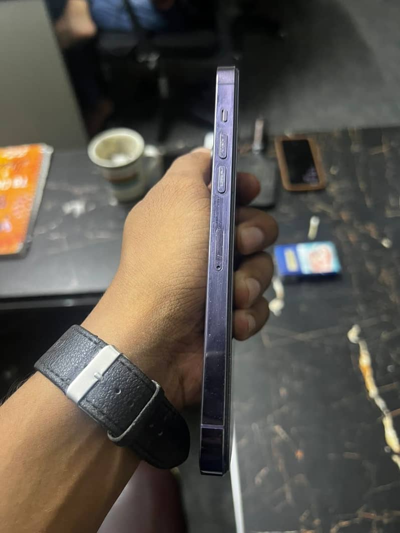 iPhone 14 Pro Max 4