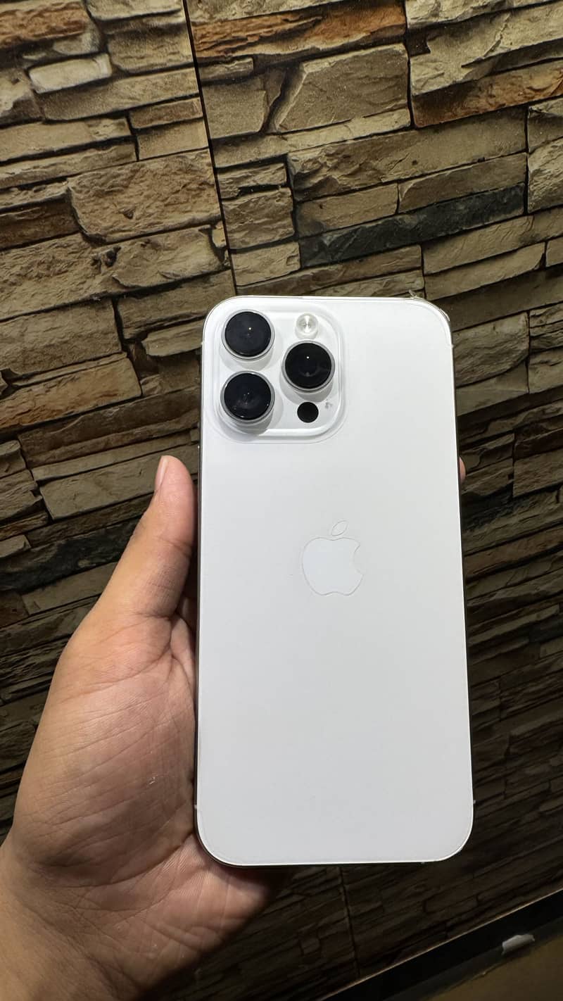 iPhone 16 Pro Max 0
