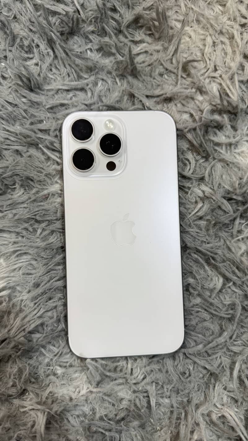 iPhone 16 Pro Max 3