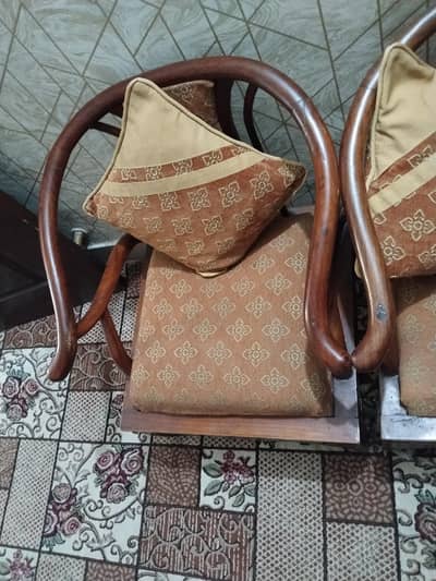 Home used 4 Seater Wooden Sofa