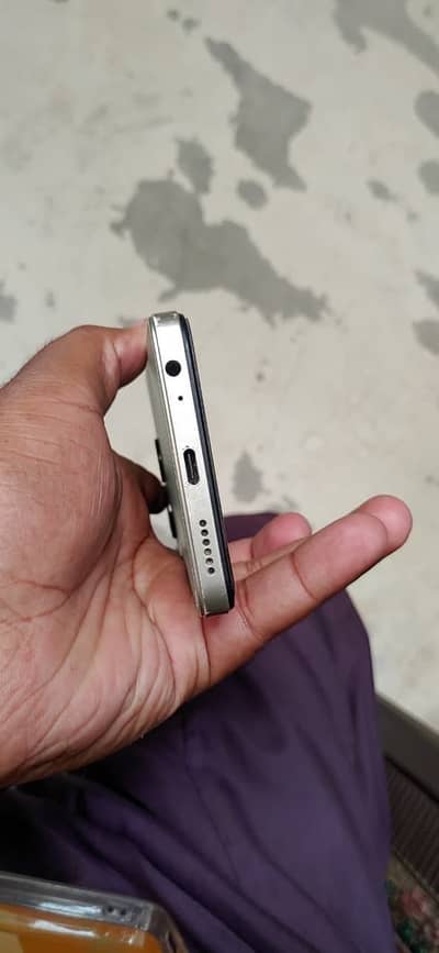 tecno spark go 2024