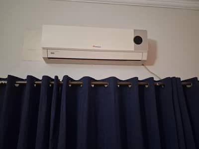 dawlance 1.5 ton ac in running condition (Non inverter)