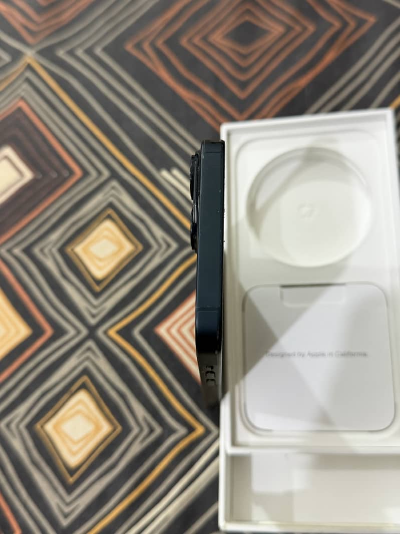 Apple iPhone 14 4