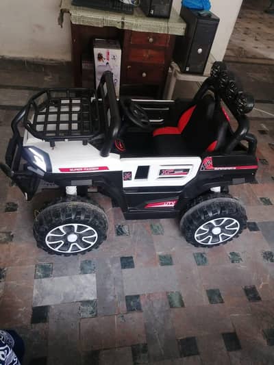 Kids Electric Ride-On Jeep Car 12V - Rechargeable battery