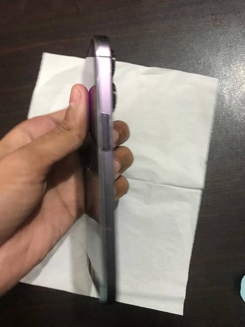 iPhone 14 pro 2