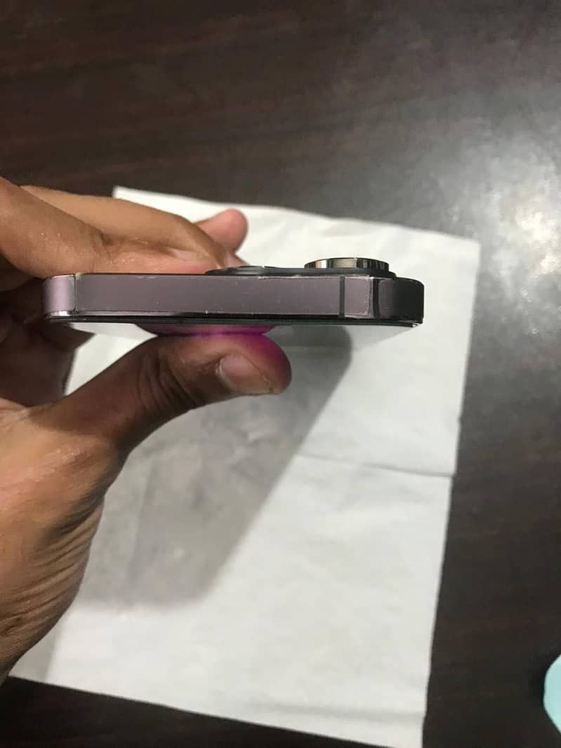 iPhone 14 pro 3