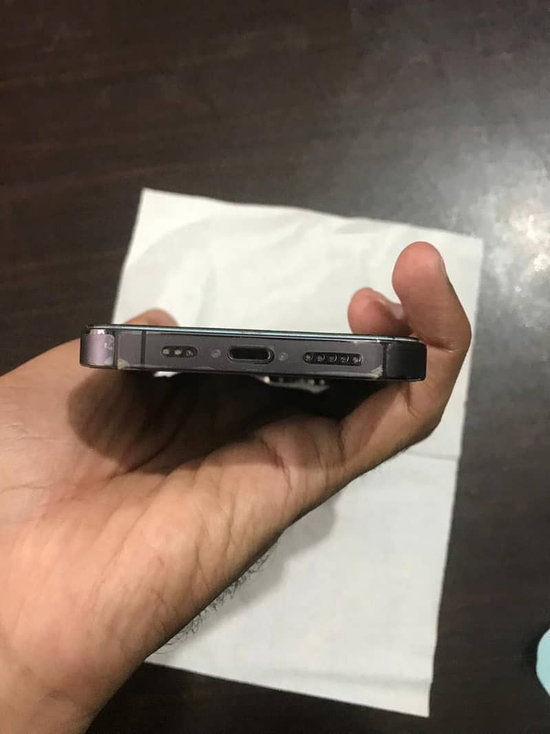 iPhone 14 pro 4