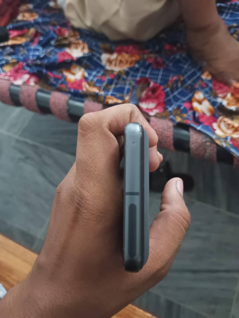 Google Pixel 8 5