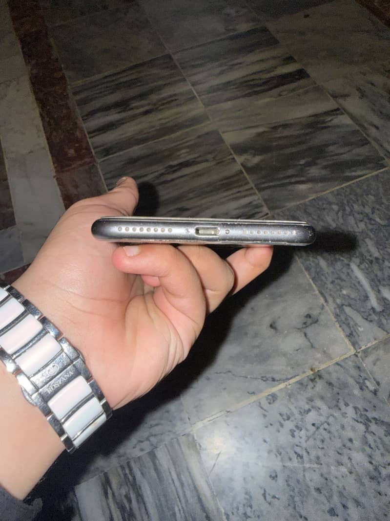 Apple iPhone 8 Plus 3