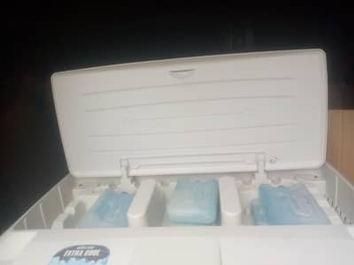 this is super Asia  big cooler for family