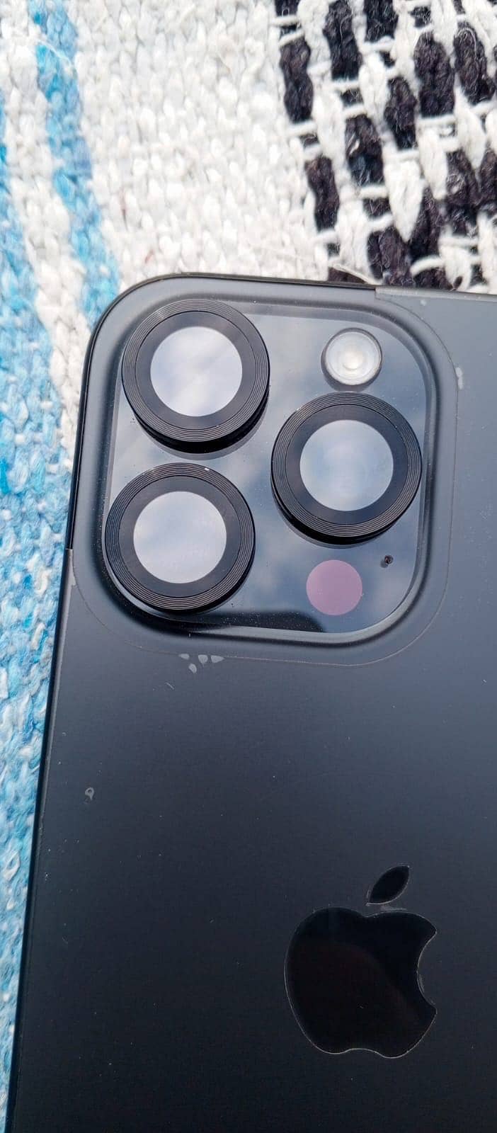 Apple iPhone 15 Pro Max 4