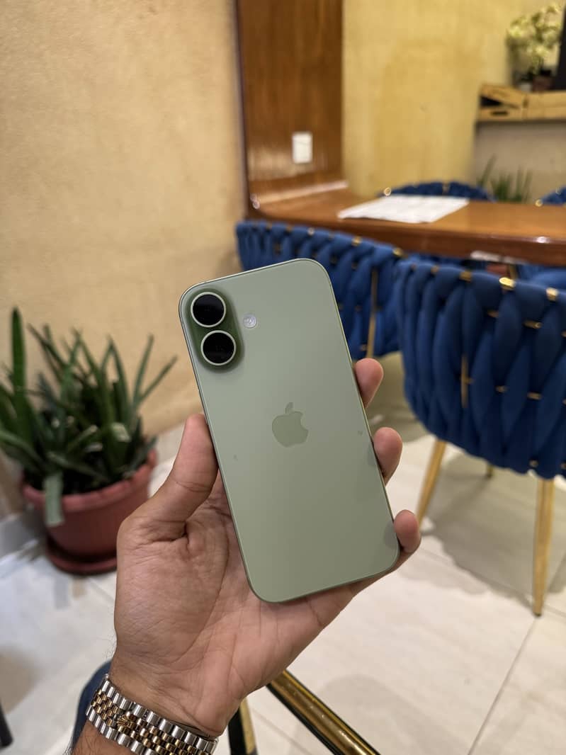 Apple iPhone 17 0