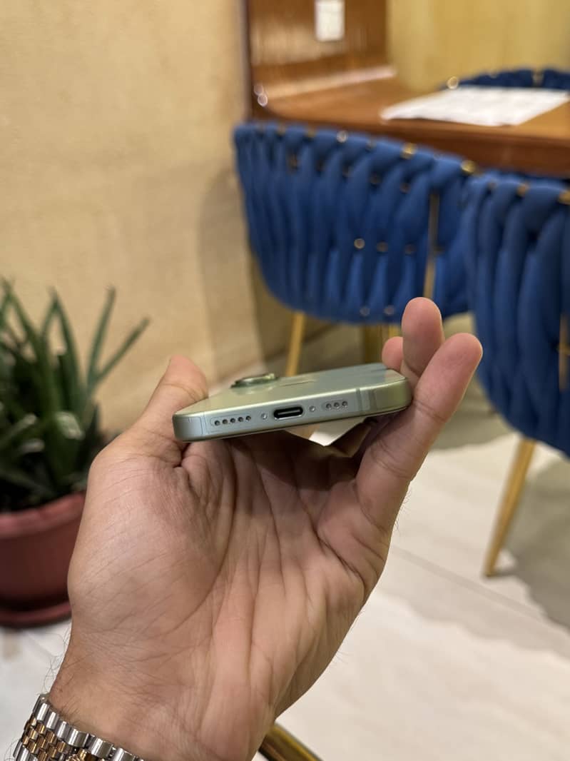 Apple iPhone 17 4