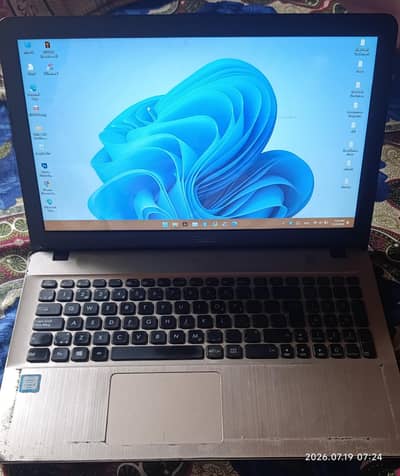Asus Core i5 6th Generation. 15.6 inches screen. 12GB RAM 256GB SSD