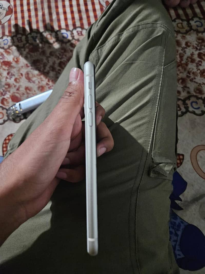 Apple iPhone 11 5