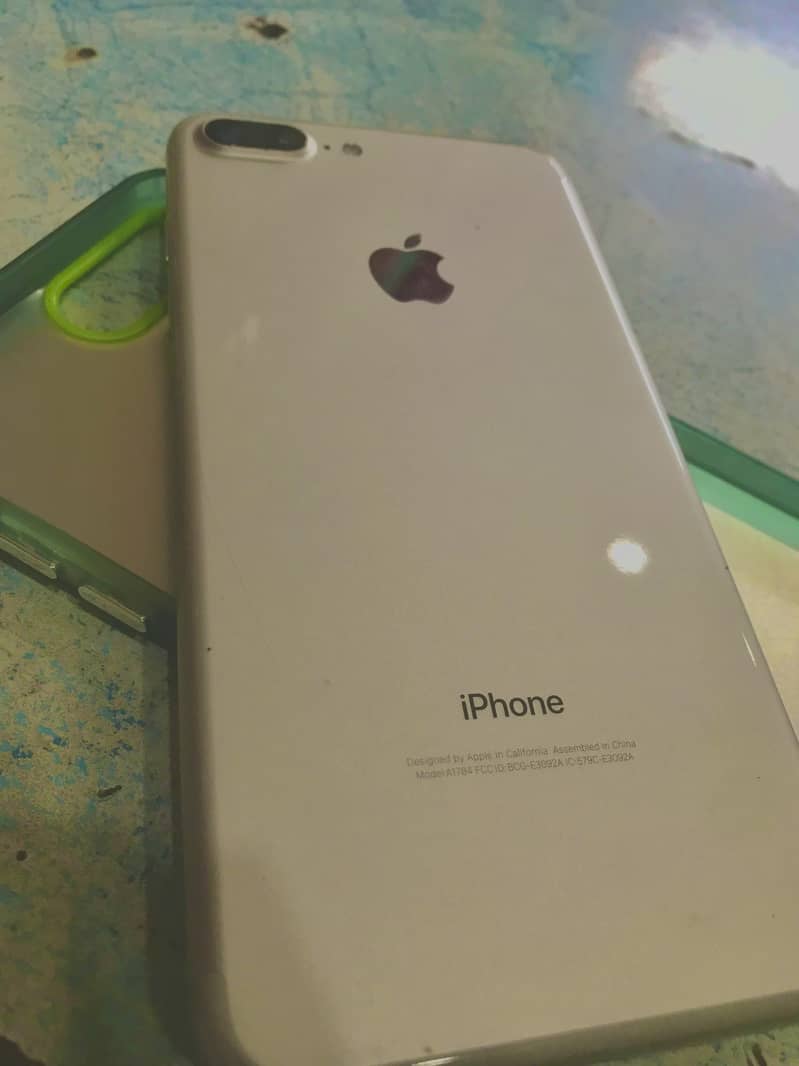 Apple iPhone 7 Plus 0