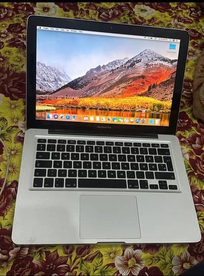 MacBook Pro 2011 core I7/ 8 GB Ram/ 256 SSD