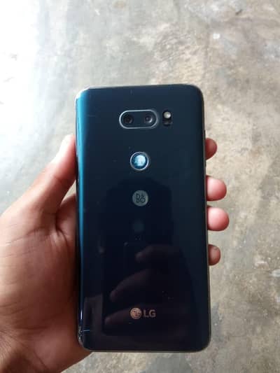 LG V30