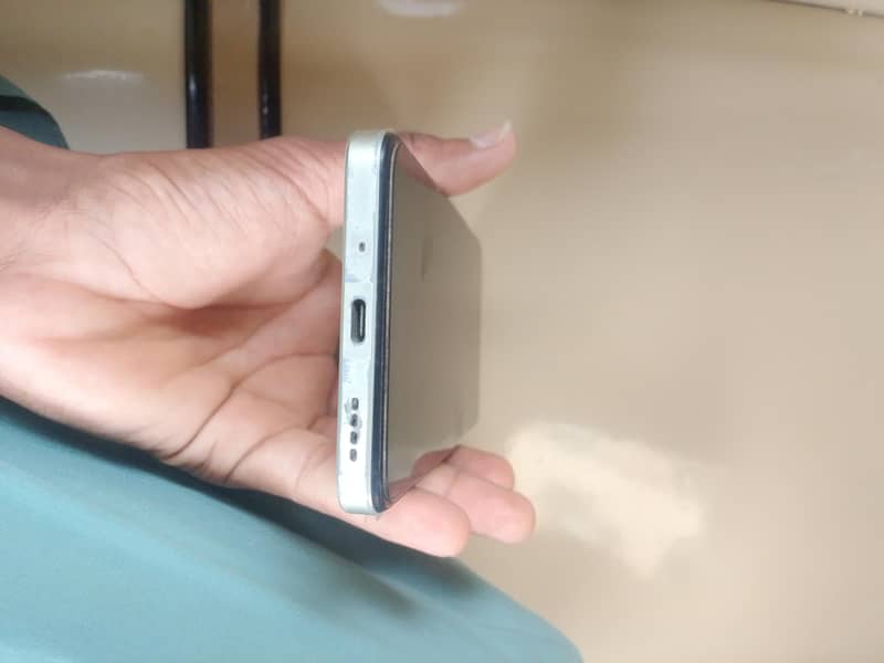 Realme C75 4