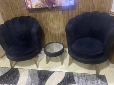 2 Sofa Chairs With Coffee Table | High Quality | Selling Urgently