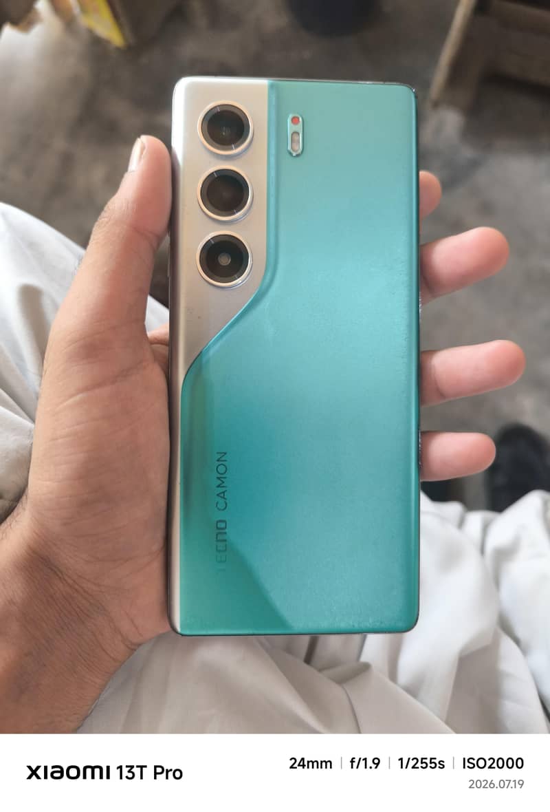 Tecno CAMON 40 Pro 0
