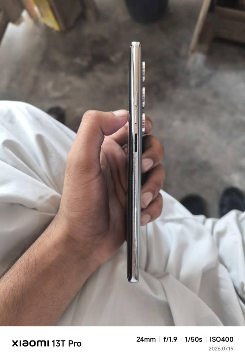 Tecno CAMON 40 Pro 1
